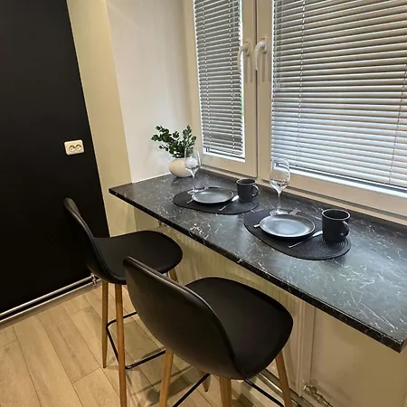 Downtown Riverside With Parking パルヌ