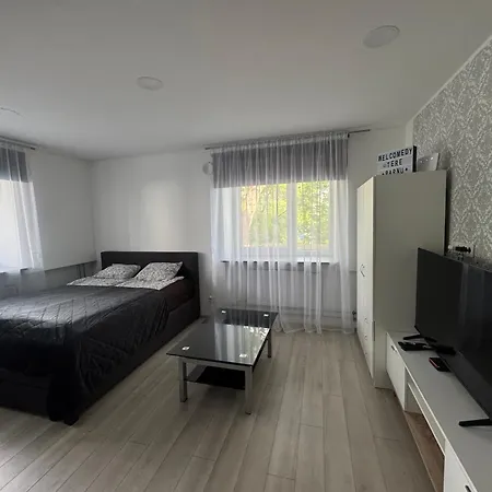 Downtown Riverside With Parking パルヌ